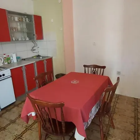 Vila Kamena 49 בית הארחה *