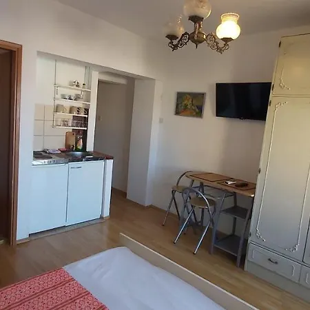 Vila Kamena 49 *