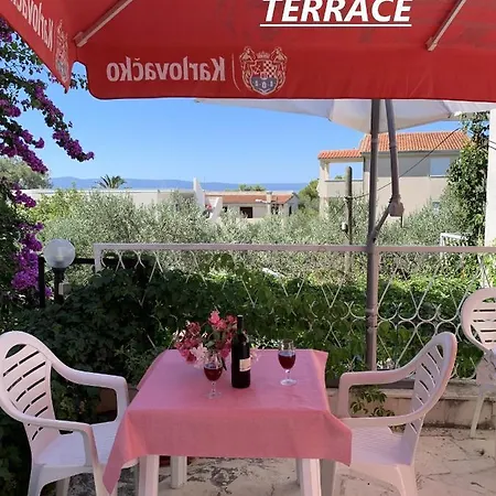 בית הארחה Vila Kamena 49 *