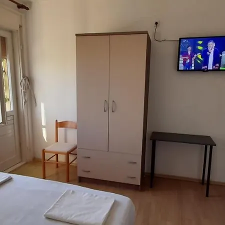 בית הארחה Vila Kamena 49 טוצפי