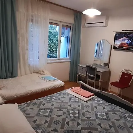 Vila Kamena 49 * טוצפי