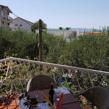 בית הארחה Vila Kamena 49 טוצפי