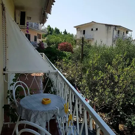 Vila Kamena 49 * טוצפי